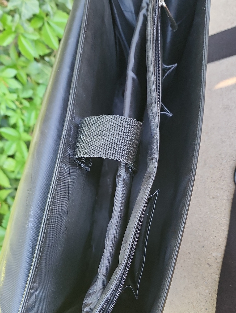 Kenneth Cole Black Leather Briefcase - Picture 17 of 17